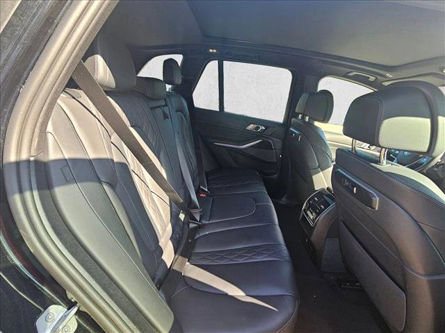 Used 2025 BMW X5 xDrive50e image 16
