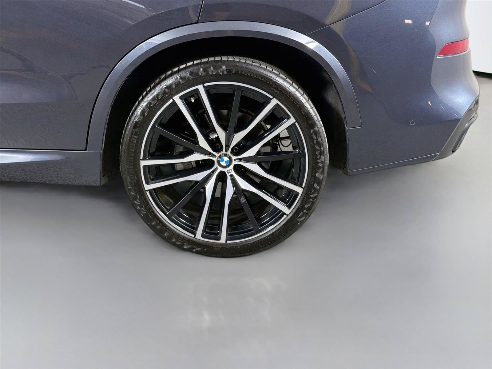 Used 2022 BMW X5 sDrive40i w/ M Sport Package RWD image 31