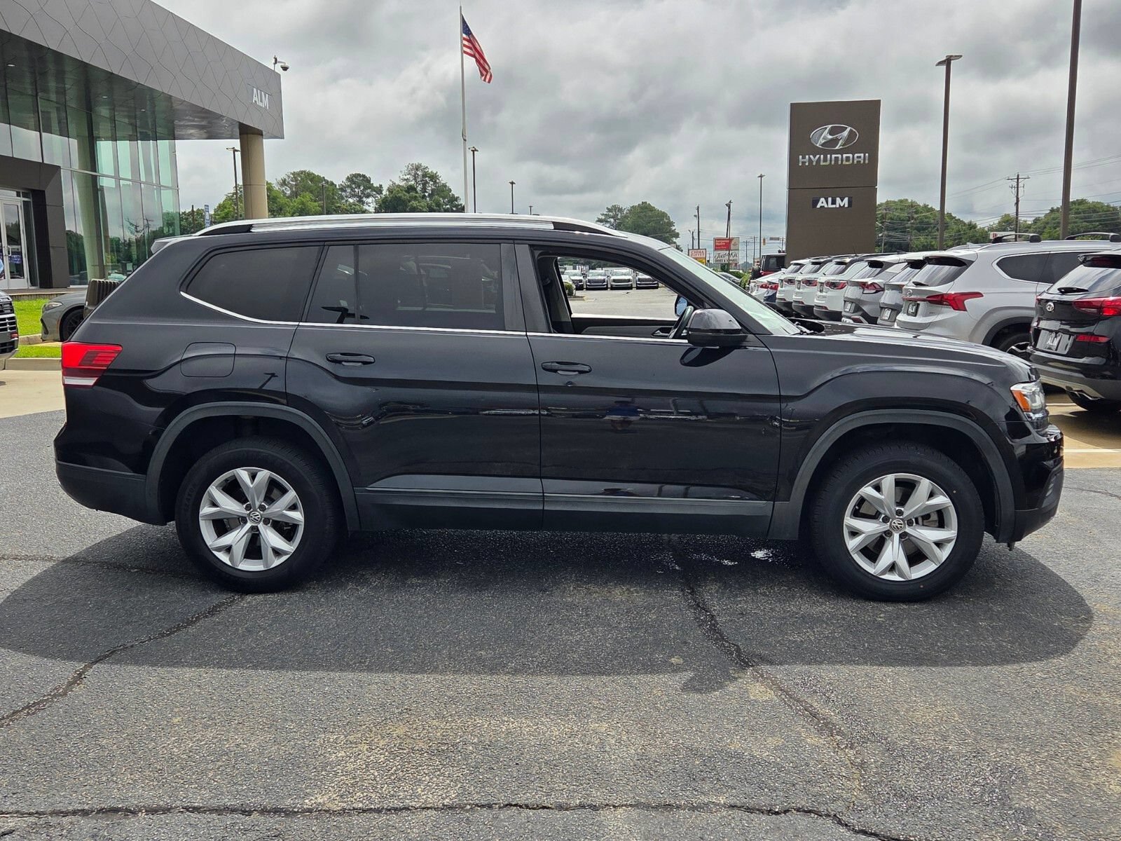 Used 2018 Volkswagen Atlas S FWD image 15