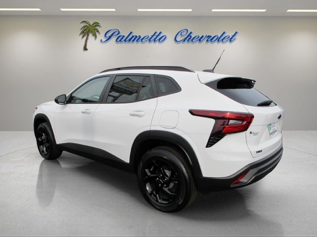 New 2026 Chevrolet Trax LT w/ Driver Confidence Package FWD image 4