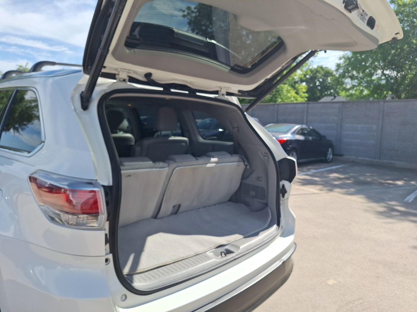 Used 2016 Toyota Highlander XLE FWD image 37
