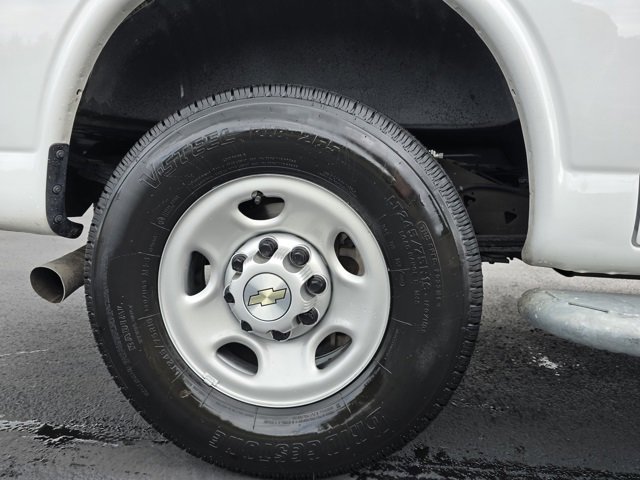 Used 2023 Chevrolet Express 2500 w/ Driver Convenience Package image 9