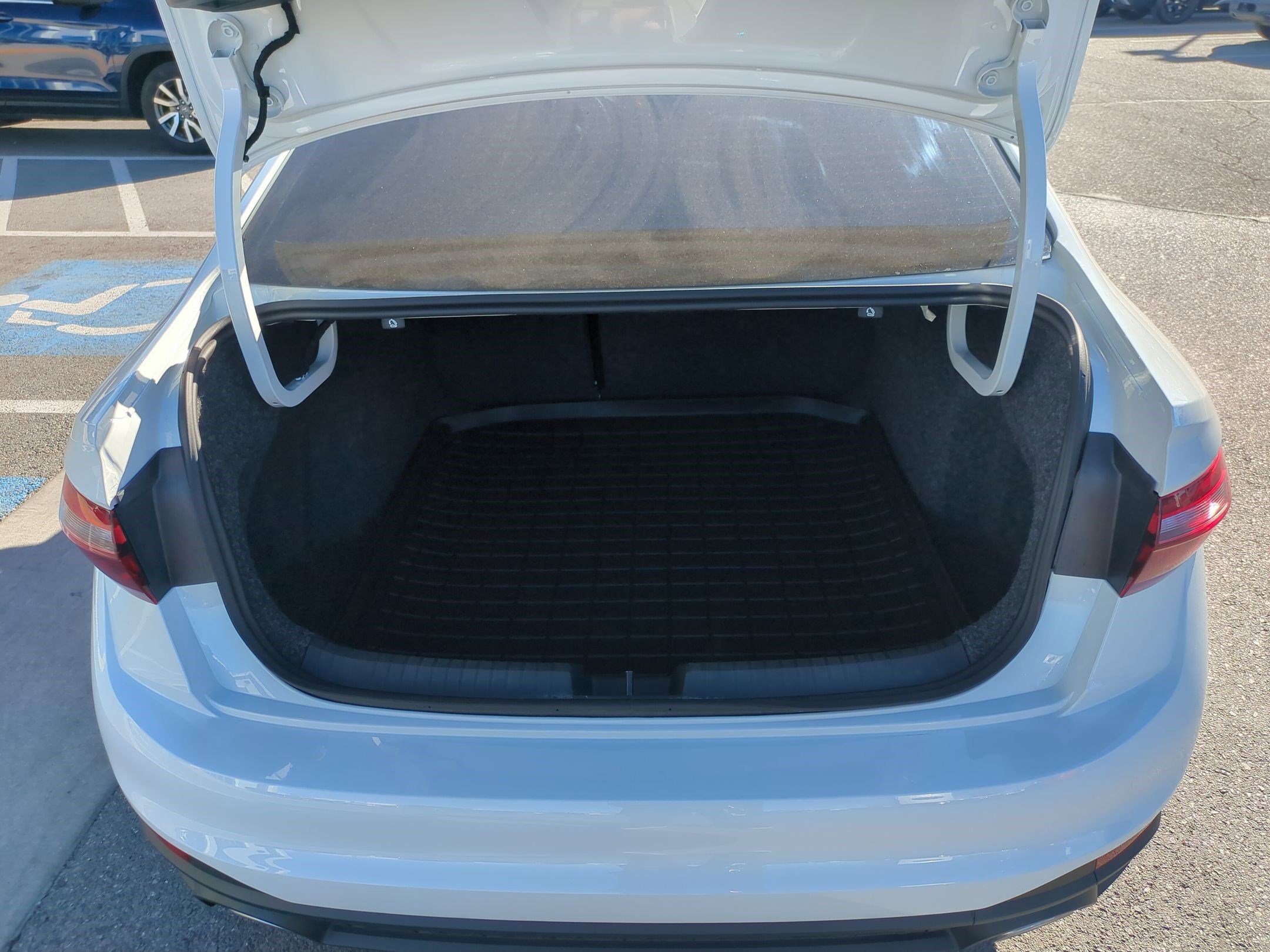 Used 2025 Volkswagen Jetta GLI Autobahn image 32