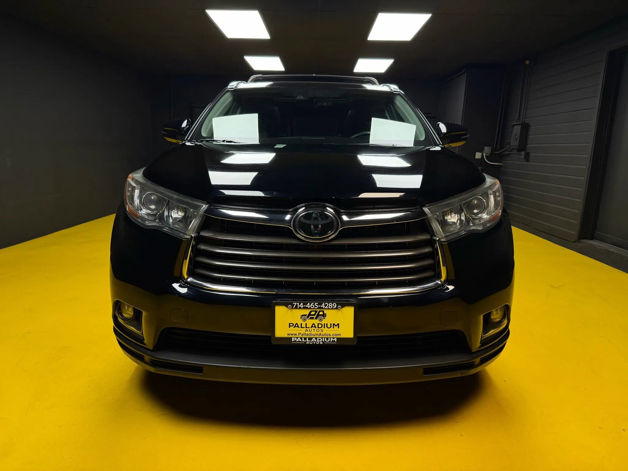 Used 2015 Toyota Highlander Limited Platinum image 2