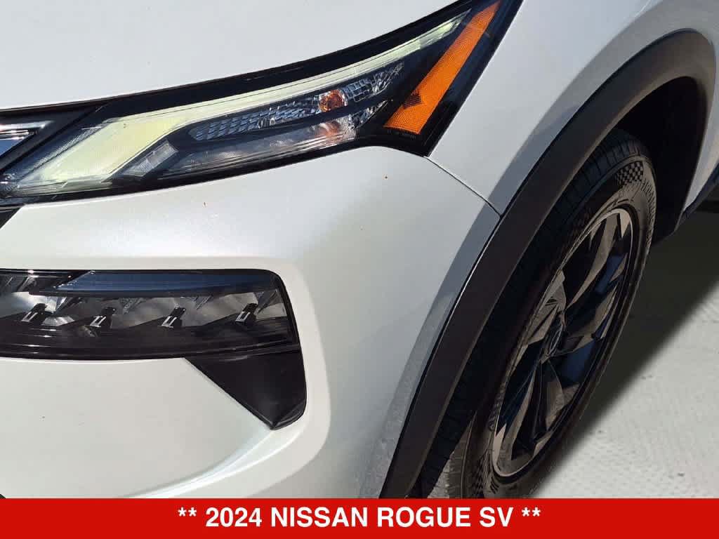 Used 2024 Nissan Rogue SV AWD/4WD image 10