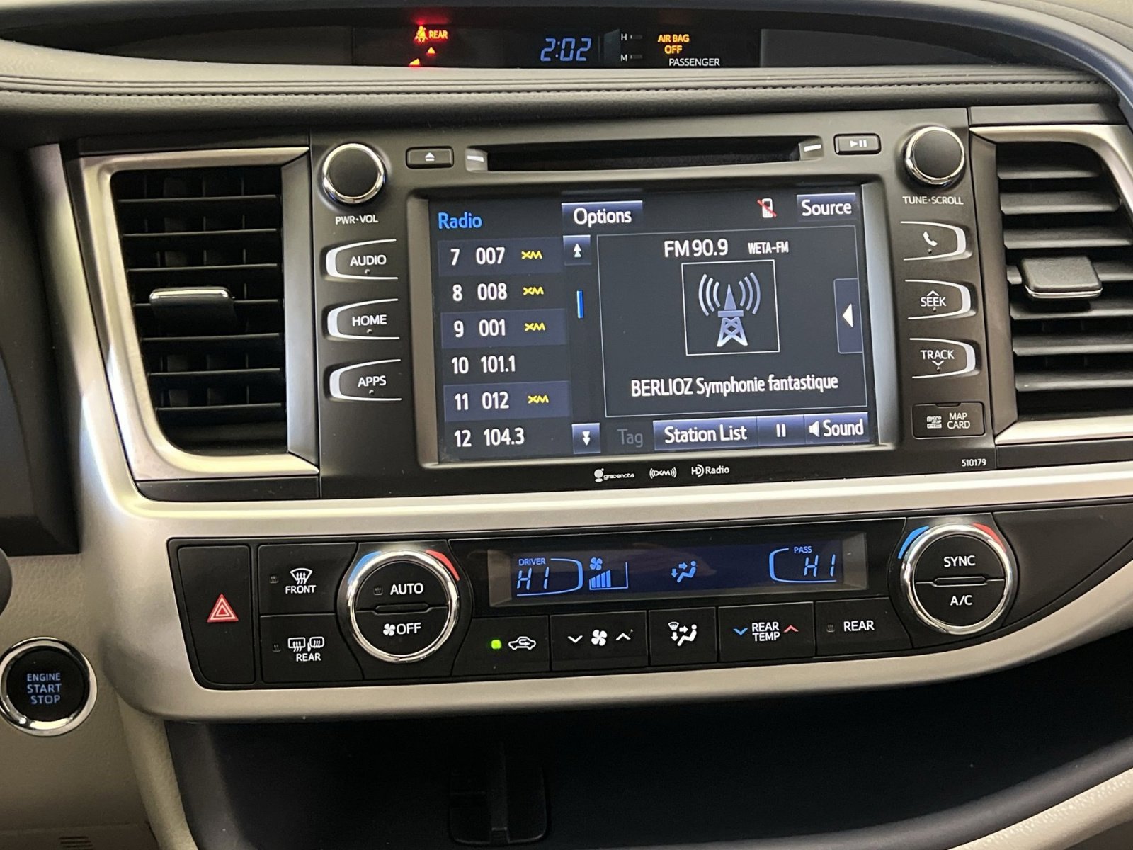 Used 2017 Toyota Highlander XLE image 16