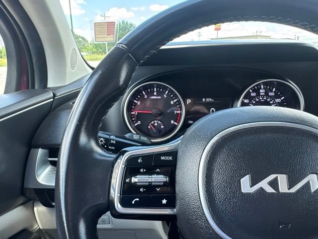 Used 2023 Kia Carnival LX FWD image 9