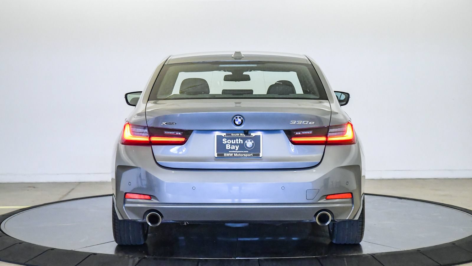 Certified 2023 BMW 330e xDrive w/ Premium Package AWD/4WD image 3