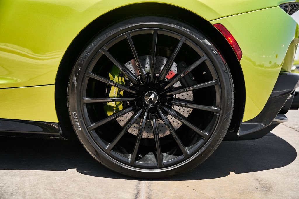 Used 2023 McLaren GT RWD image 25