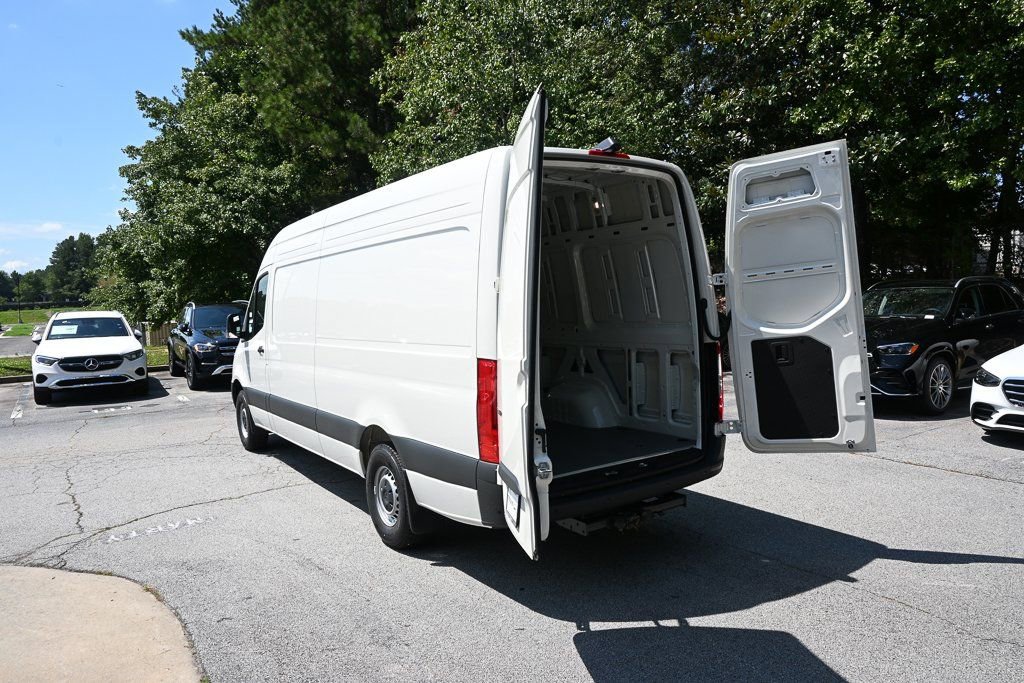 Used 2025 Mercedes-Benz Sprinter 2500 image 29
