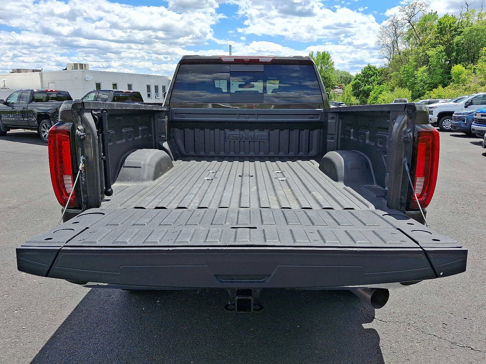 Used 2022 GMC Sierra 3500 SLT w/ SLT Premium Package AWD/4WD image 28