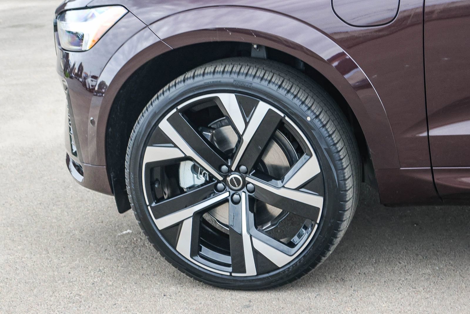 New 2026 Volvo XC60 T8 Ultra w/ Climate Package image 9