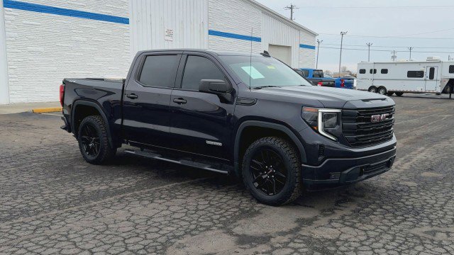 Used 2022 GMC Sierra 1500 Elevation image 2
