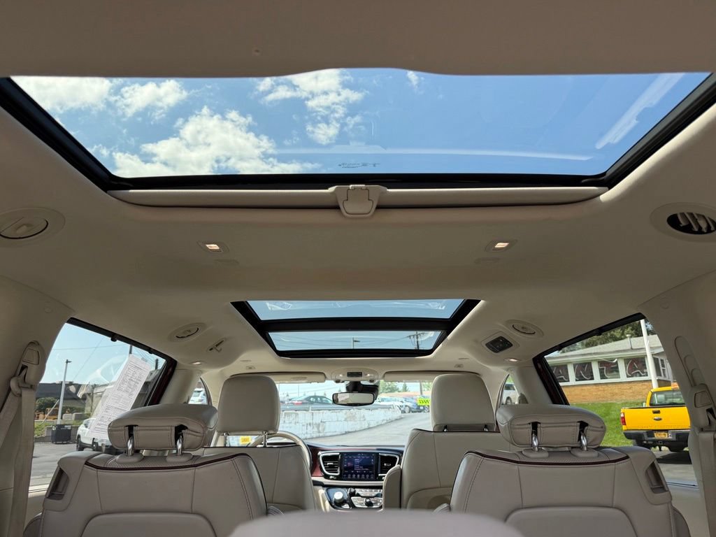 Used 2019 Chrysler Pacifica Limited w/ Advanced Safetytec Group FWD image 15