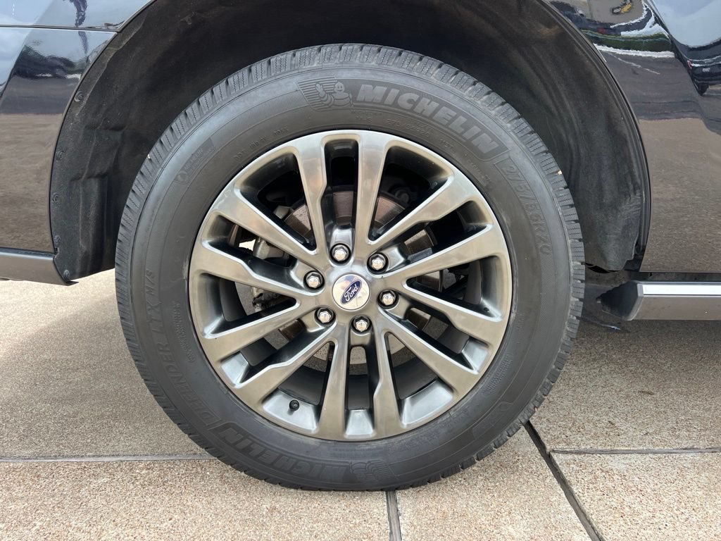 Used 2019 Ford Expedition Limited w/ Equipment Group 301A RWD image 17