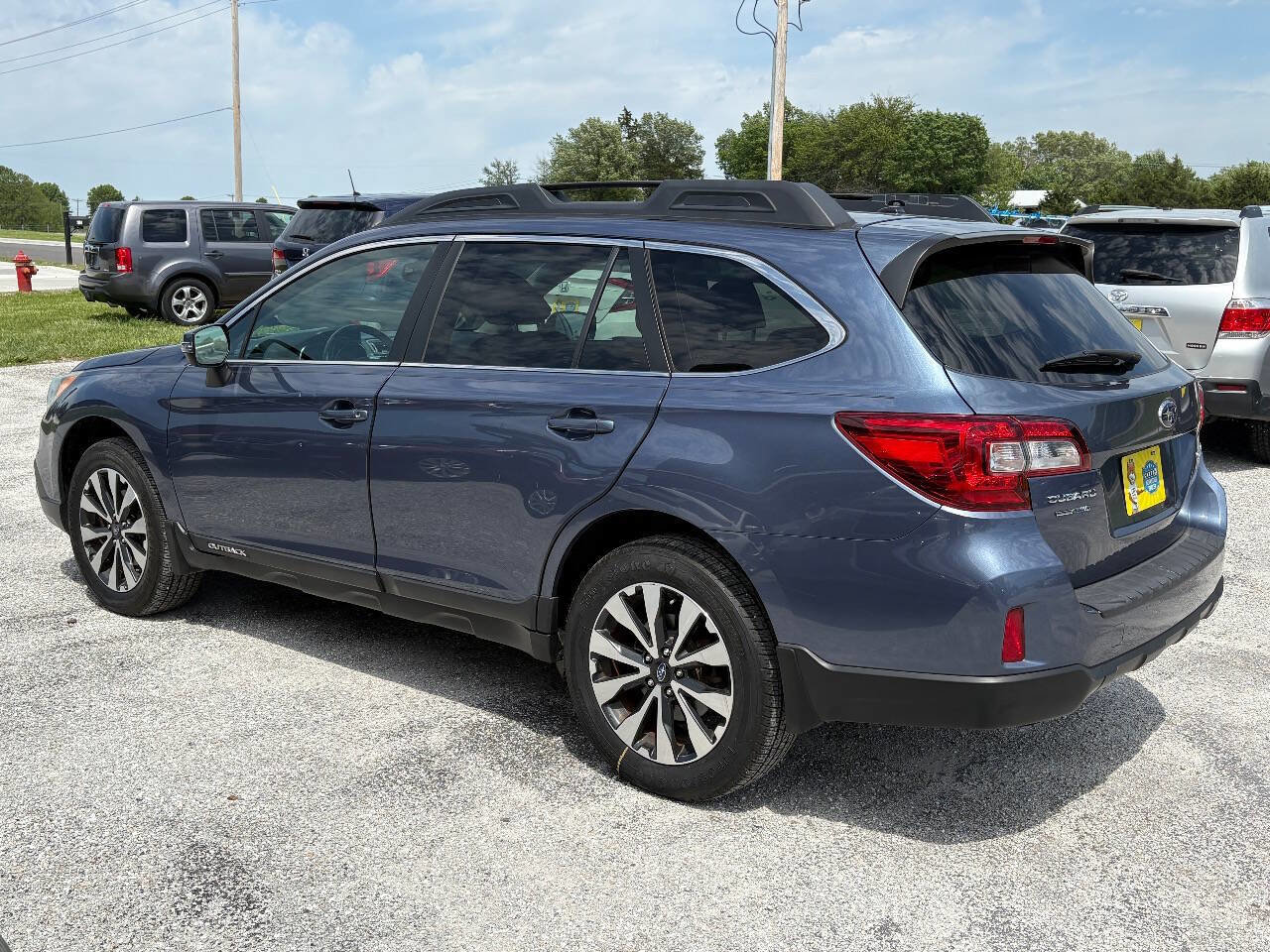 Used 2015 Subaru Outback 2.5i Limited AWD/4WD image 11