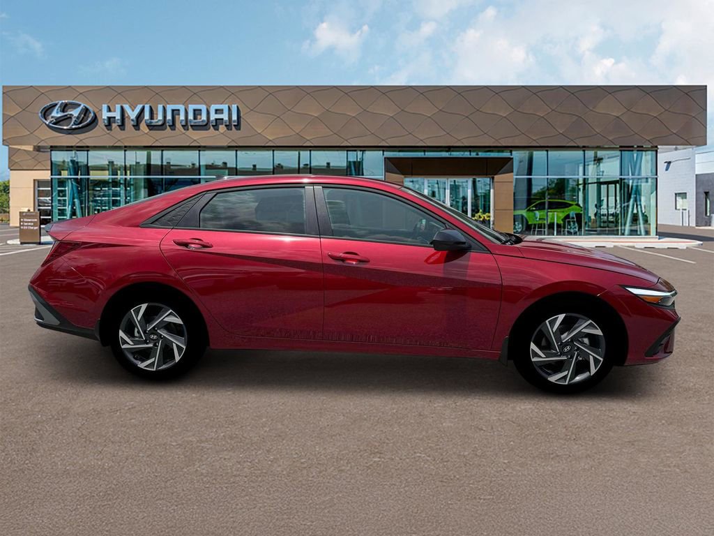 New 2025 Hyundai Elantra SEL image 4