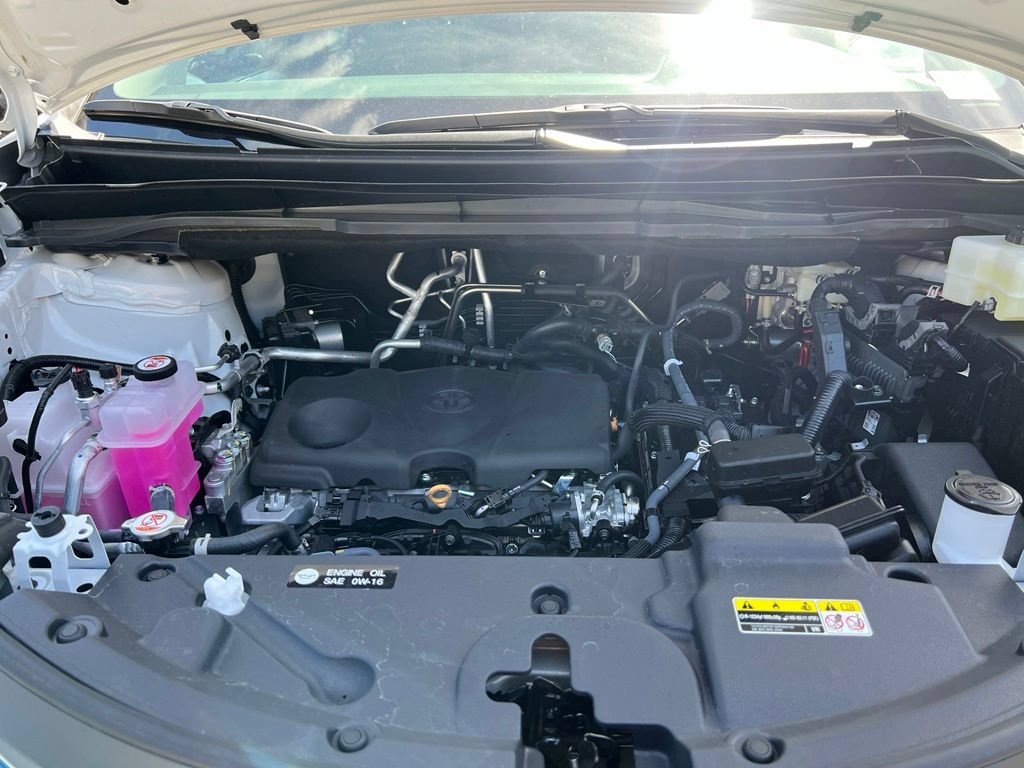 Used 2026 Toyota Sienna XLE FWD image 48