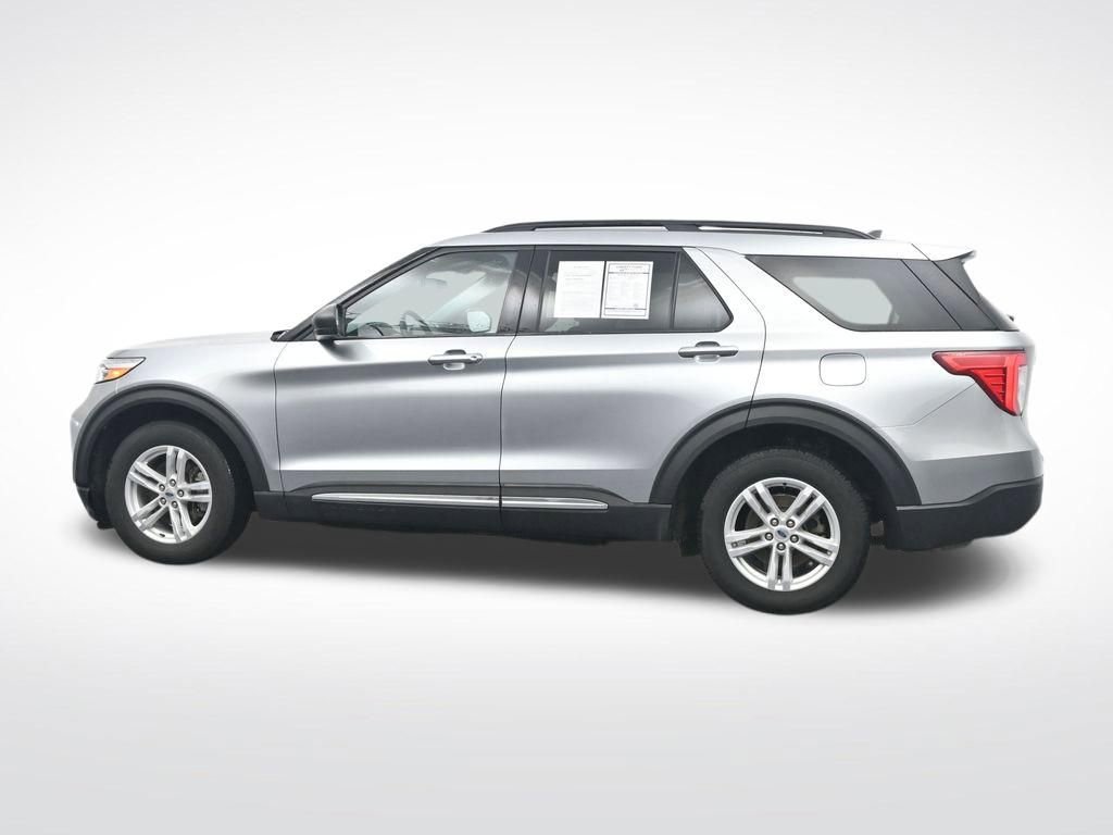 Used 2024 Ford Explorer XLT w/ Equipment Group 202A image 10