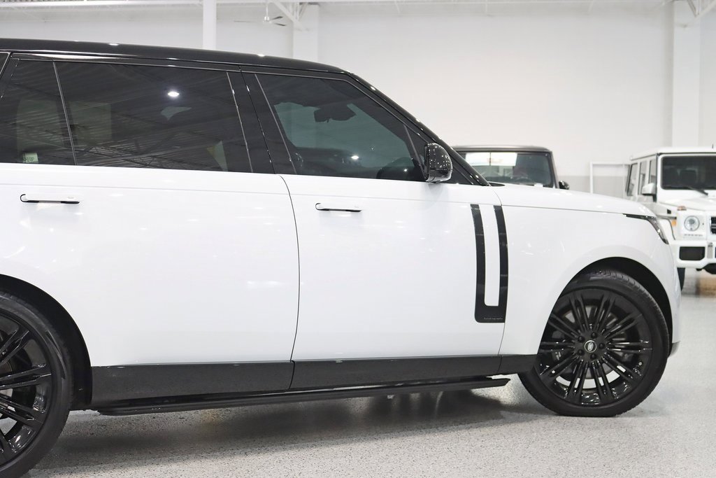Used 2024 Land Rover Range Rover Long Wheelbase Autobiography image 11