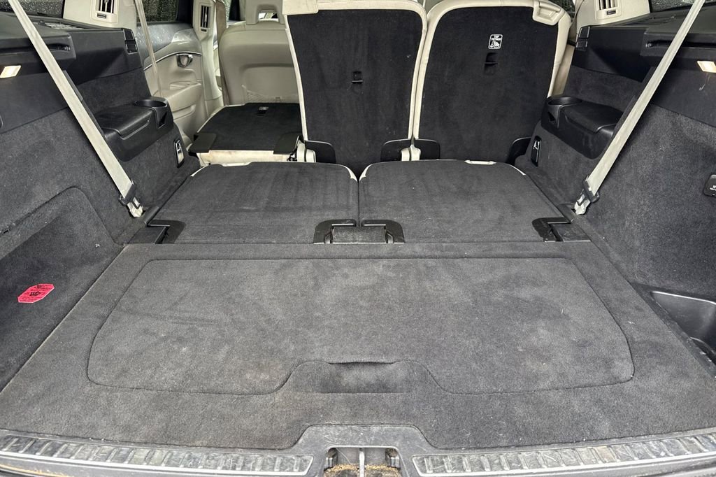 Used 2018 Volvo XC90 T5 Momentum w/ Convenience Package image 15