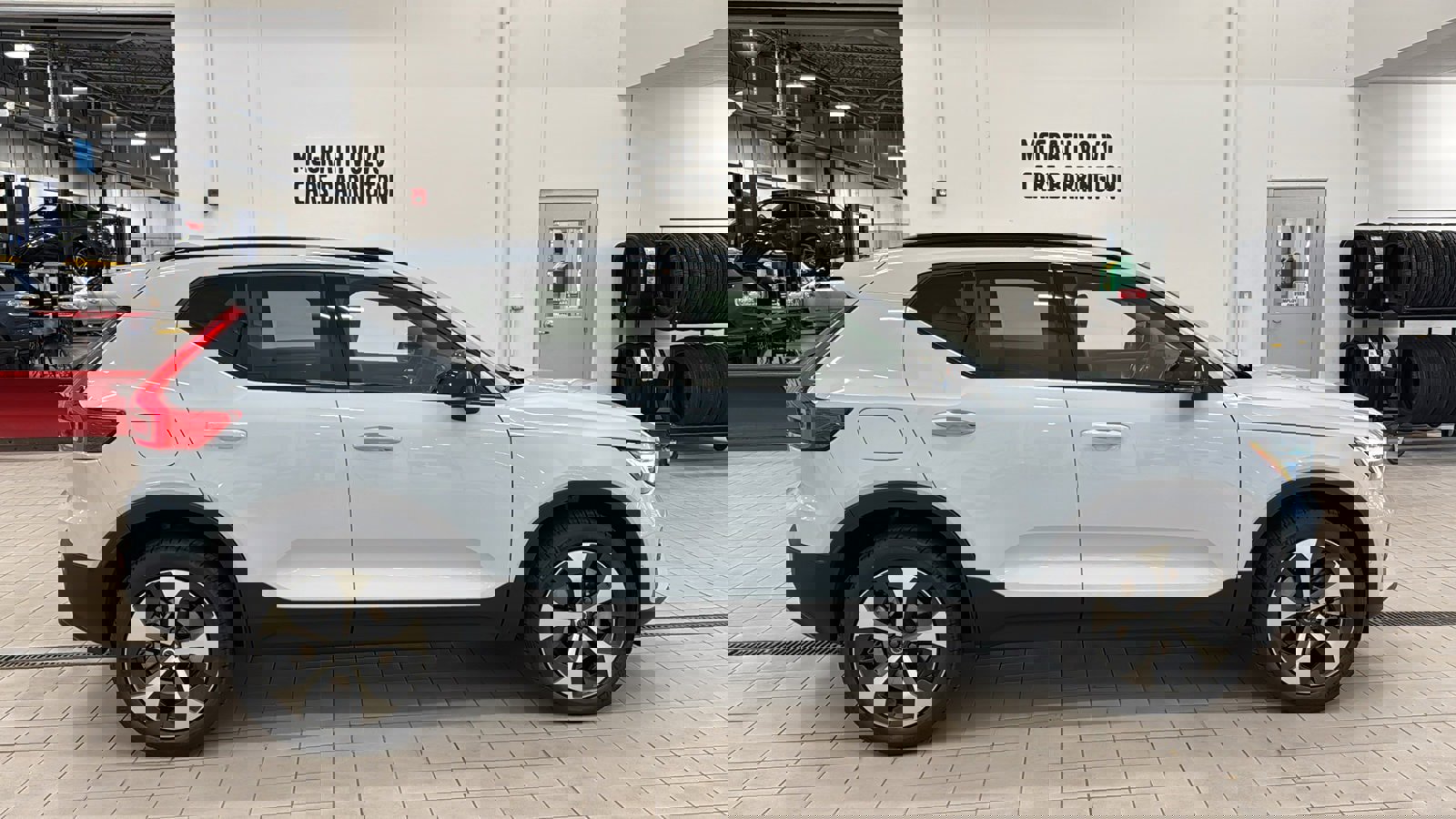 Used 2026 Volvo XC40 B5 Plus w/ Protection Package Premier image 4