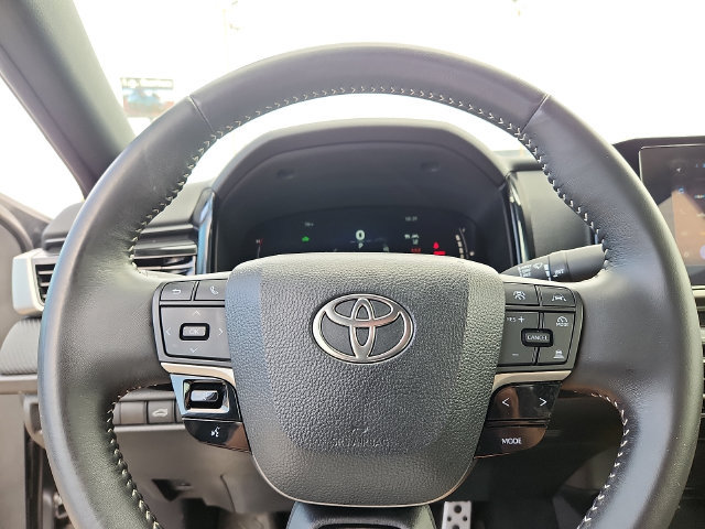 Used 2025 Toyota Camry SE FWD image 19