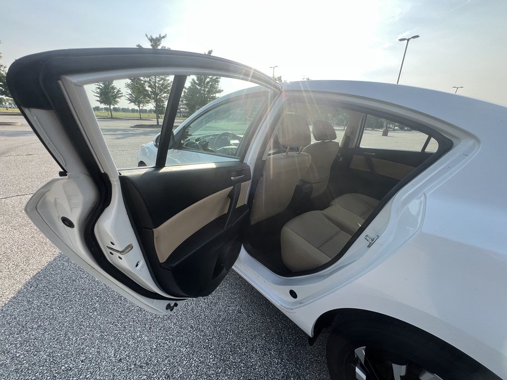Used 2012 MAZDA MAZDA3 i Touring FWD image 14