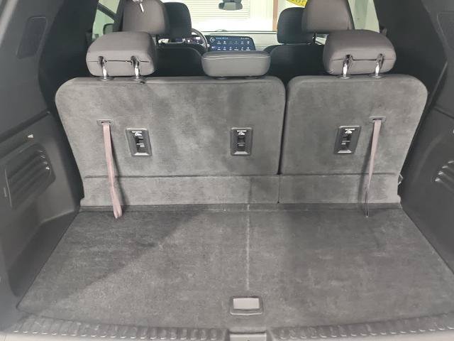 Used 2025 Chevrolet Traverse LT FWD image 33