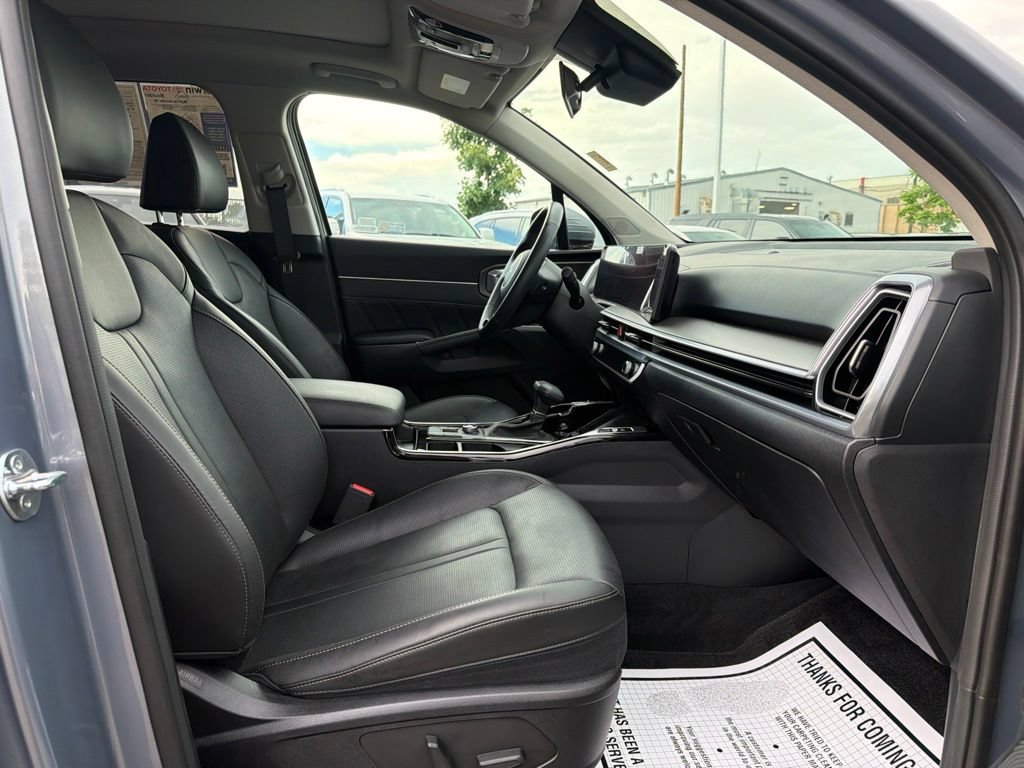 Used 2025 Kia Sorento SX FWD image 11
