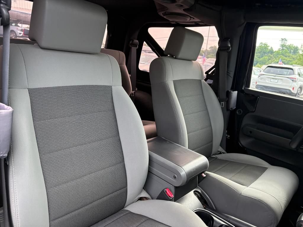Used 2008 Jeep Wrangler X AWD/4WD image 14