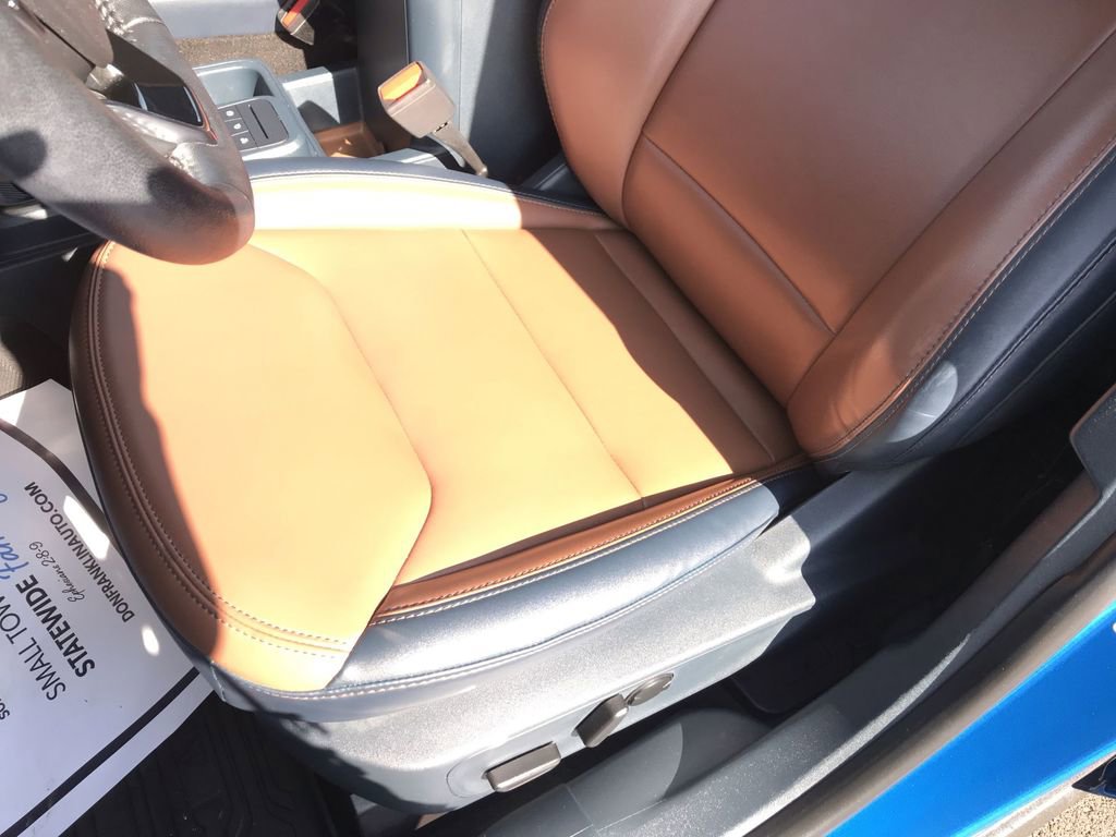 Used 2022 Ford Maverick Lariat w/ Lariat Luxury Package image 12