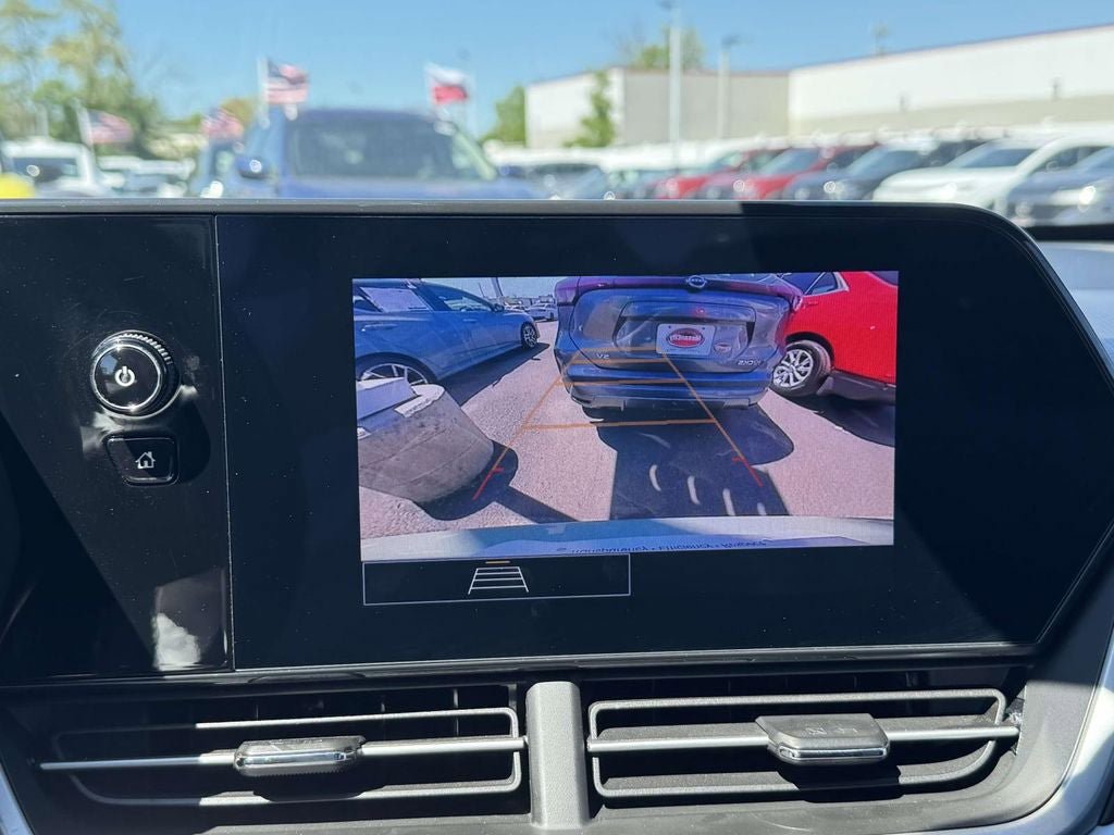 Used 2024 Chevrolet Trax RS w/ Driver Confidence Package FWD image 17