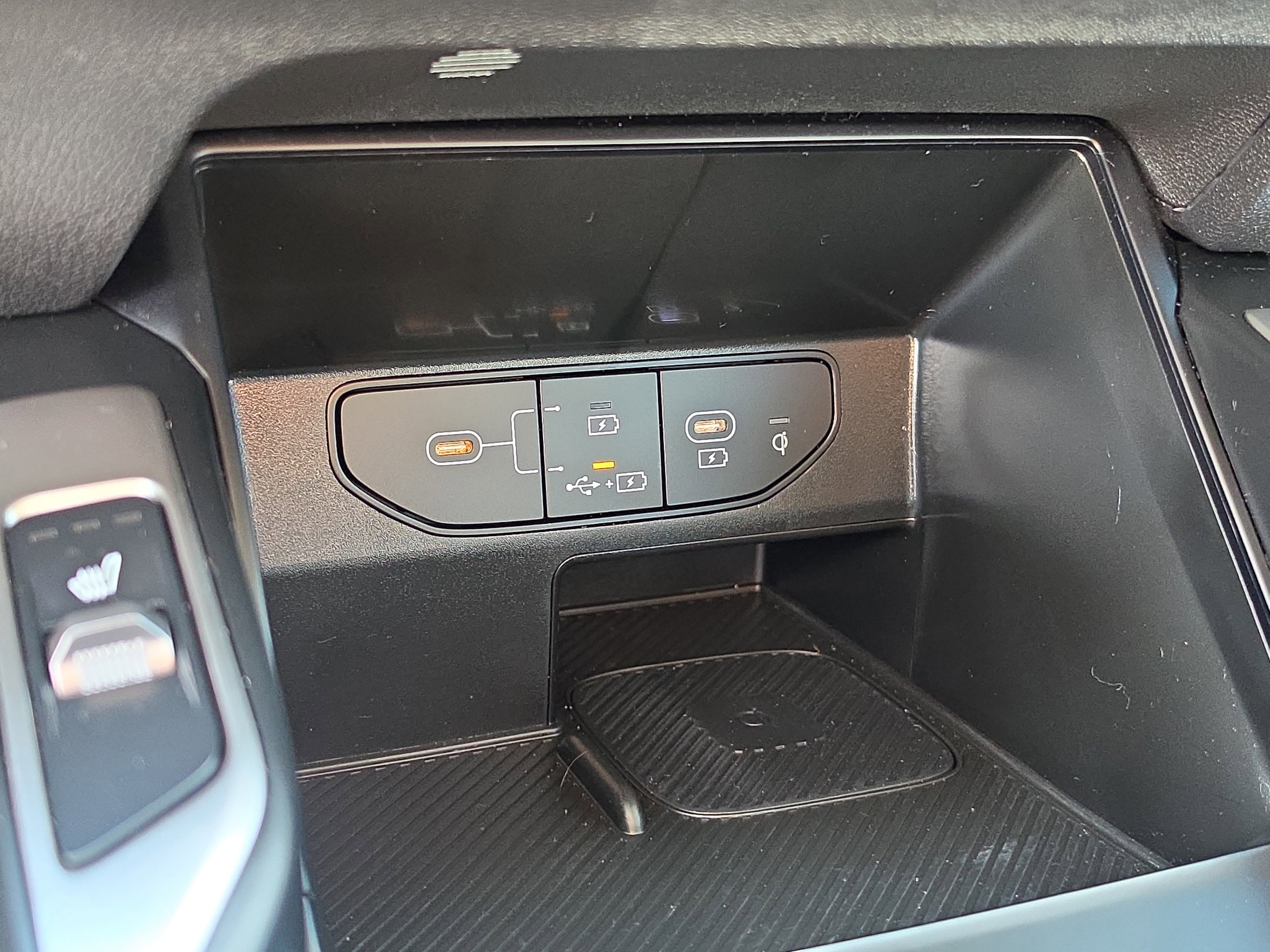 Used 2024 Kia Sorento S FWD image 22