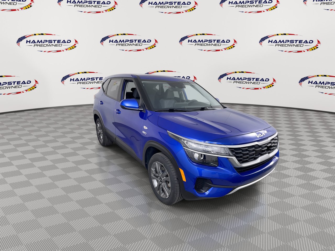 Used 2023 Kia Seltos LX AWD/4WD image 2