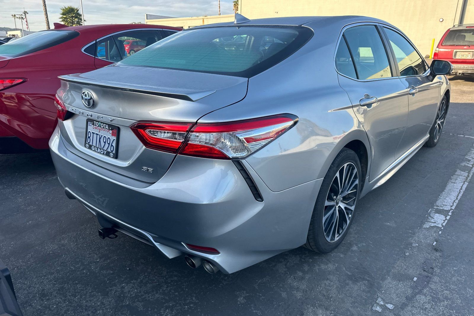 Used 2020 Toyota Camry SE image 6