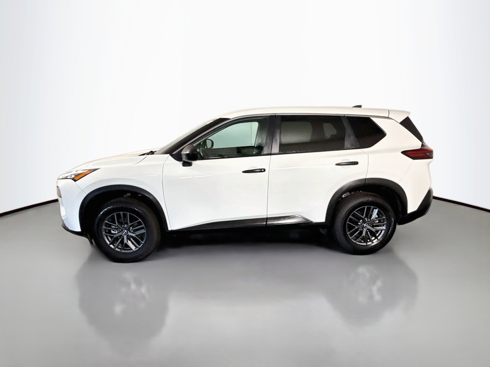Used 2022 Nissan Rogue S FWD image 6
