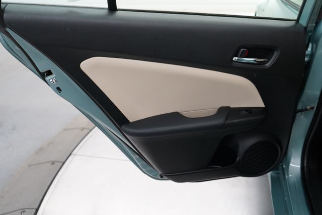 Used 2020 Toyota Prius XLE AWD/4WD image 37