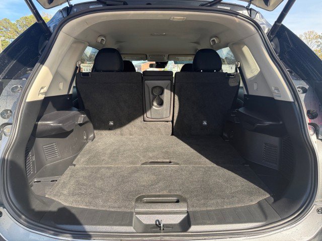 Used 2020 Nissan Rogue SV AWD/4WD image 15