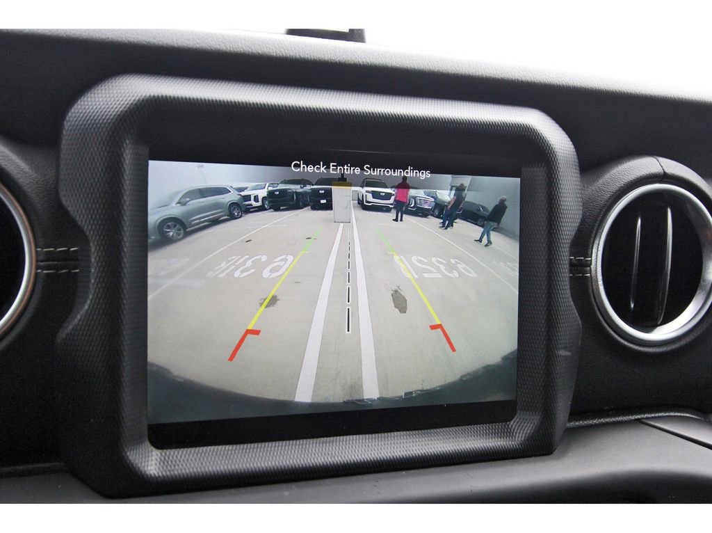 Used 2019 Jeep Wrangler Unlimited Sahara AWD/4WD image 21