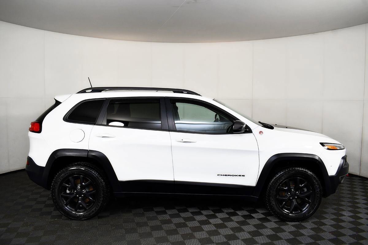 Used 2017 Jeep Cherokee Trailhawk w/ Comfort/Convenience Group AWD/4WD image 7