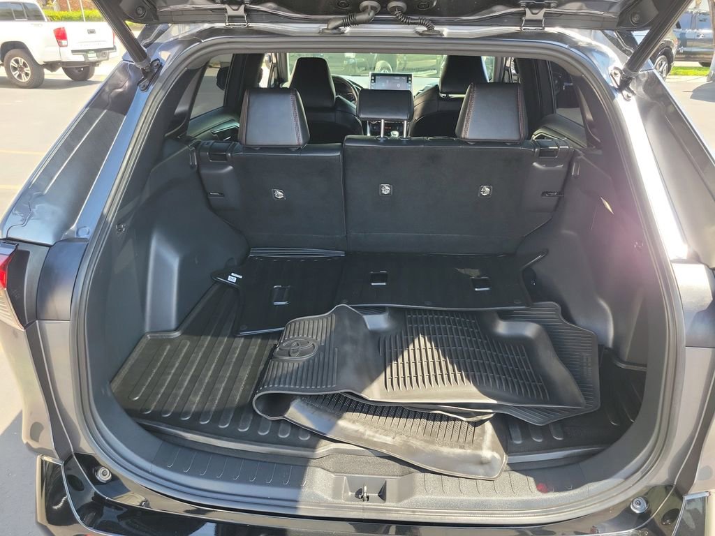 Used 2022 Toyota RAV4 XSE w/ Weather Package image 9