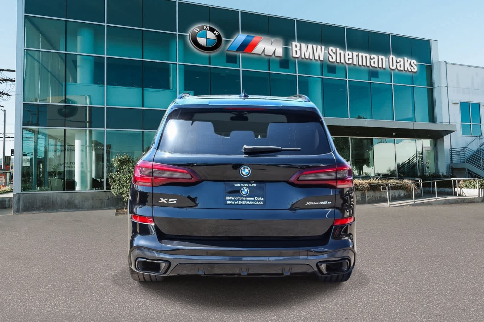 Certified 2023 BMW X5 xDrive45e w/ M Sport Package AWD/4WD image 5