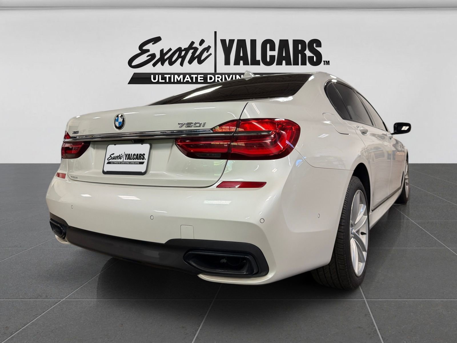Used 2016 BMW 750i xDrive AWD/4WD image 10