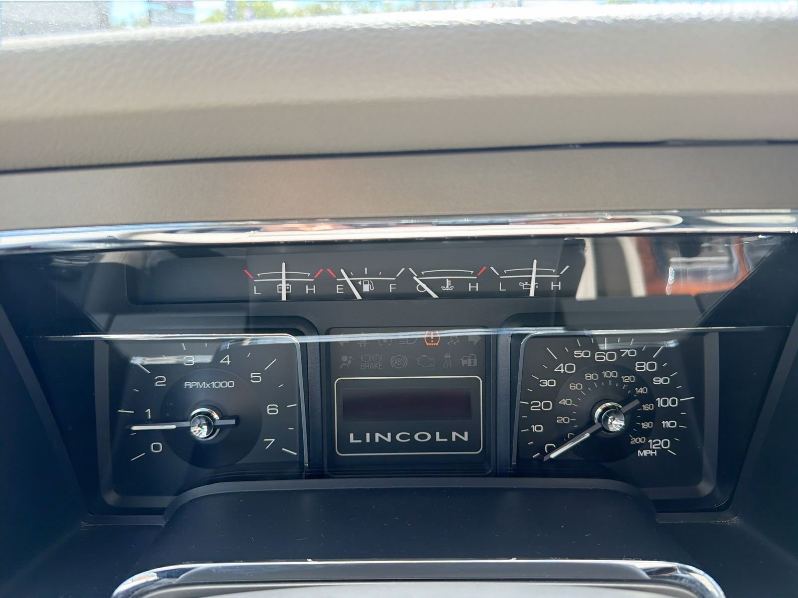 Used 2013 Lincoln Navigator 4WD w/ HD Trailer Tow Pkg image 37