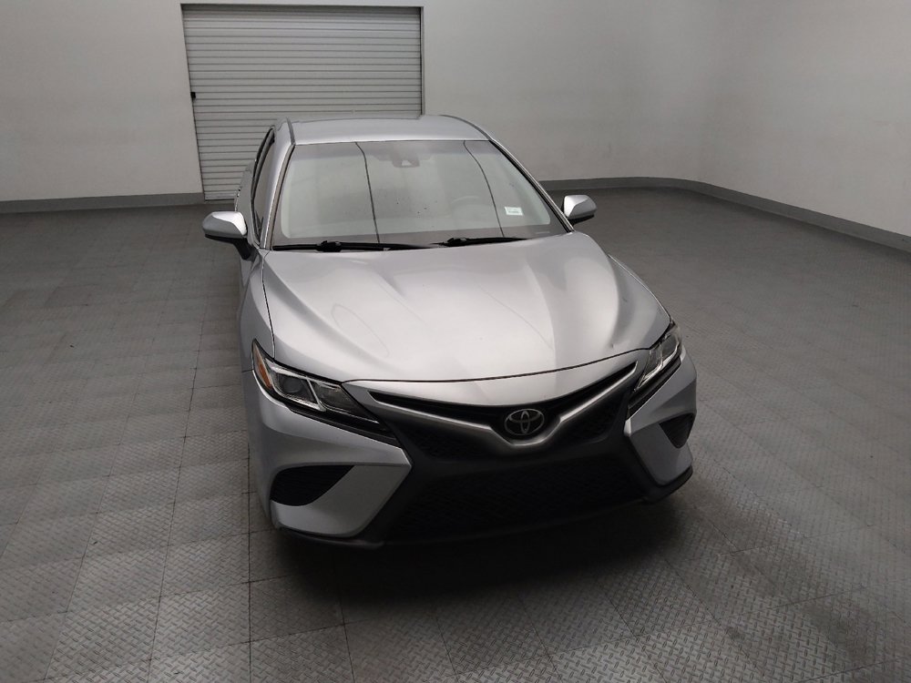 Used 2020 Toyota Camry SE FWD image 14