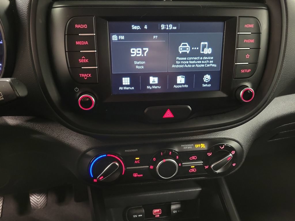 Used 2020 Kia Soul LX FWD image 18