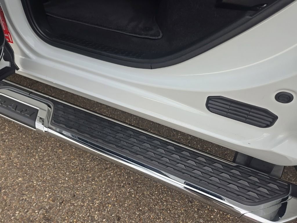 Used 2024 RAM 3500 Big Horn AWD/4WD image 32