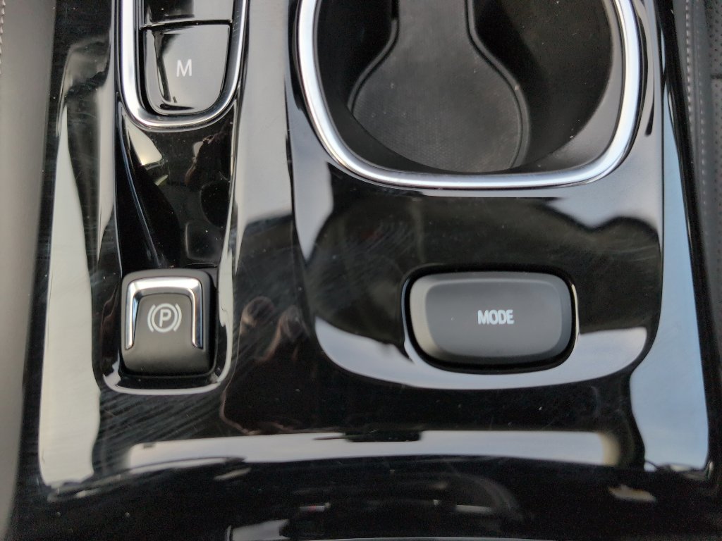 Used 2023 Buick Envision Essence w/ Technology Package I image 19