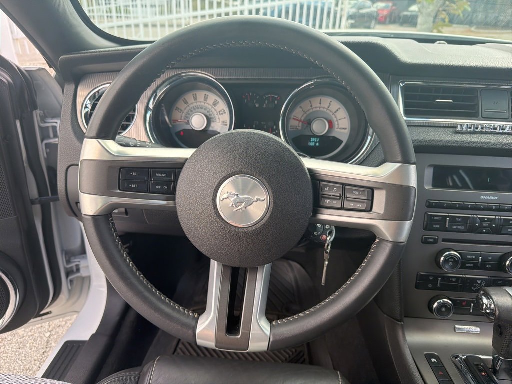 Used 2010 Ford Mustang GT Premium image 3